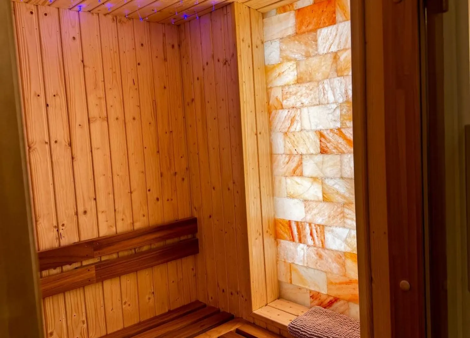Jacuzzi Royal Suite Budapest Hungary