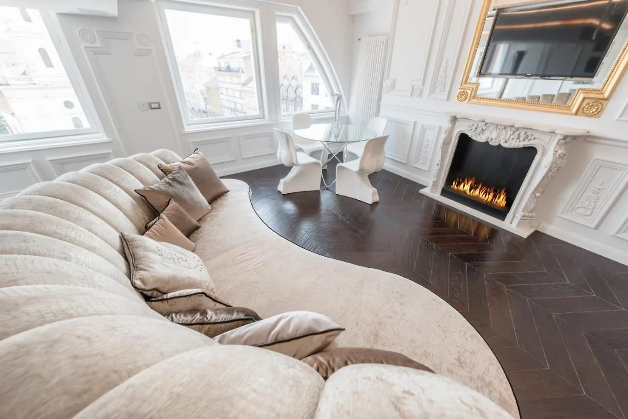 Jacuzzi Royal Suite Budapest Apartman