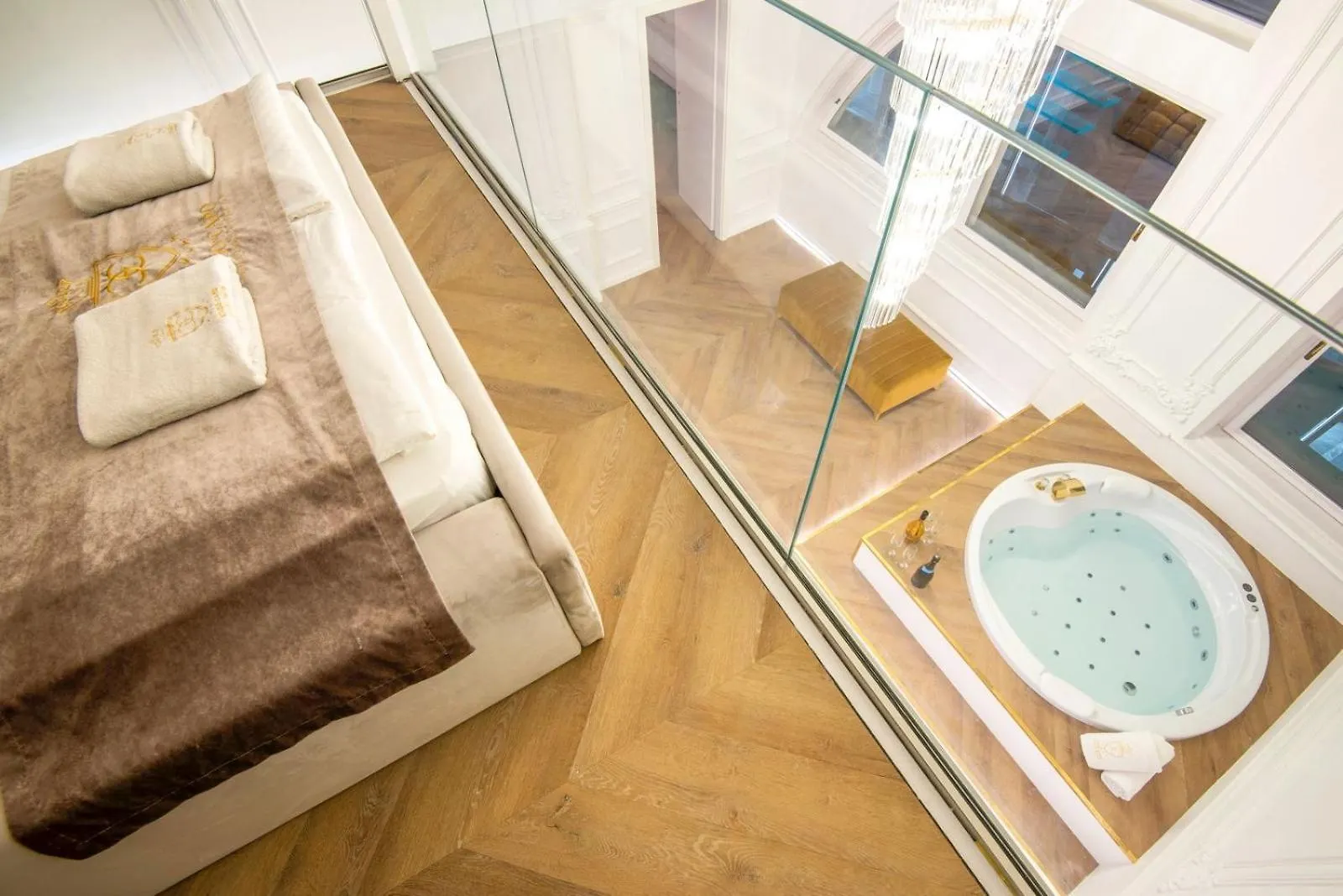 Jacuzzi Royal Suite Budapest Apartman